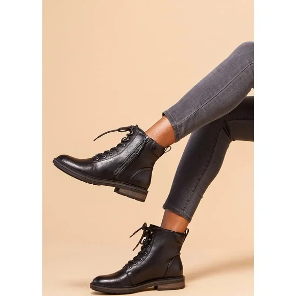 Ladies Boots Baretraps Amy Sue Combat Boots Baretraps Women's